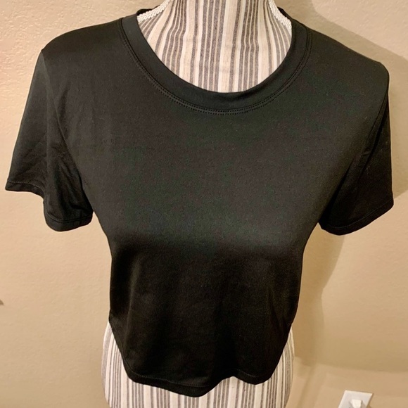 NEW Crop Top Large Black Short-Sleeved Lightweight Crewneck Stretch NWOT - Picture 2 of 12